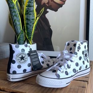 White and black hi-top converse size 8US women